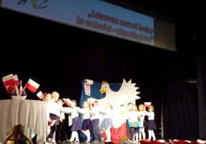 Latawcem marzeń lecimy ku wolności - niepodległości