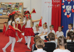 Świętujemy razen Dzień Niepodległości w Miejskiej Bibliotece Publicznej