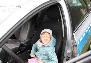 Maja w radiowozie policyjnym