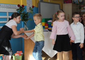 Układ taneczny w wykonaniu par: Leny i Adasia oraz Hany i Karola