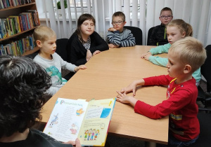 Pani Ewa czyta dzieciom opowiadania 2