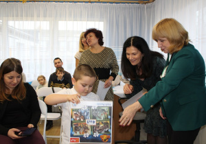 Wręczanie dyplomów i nagród laureatom konkursu 3