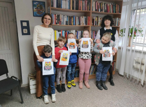 Grudniowe czytanie "Bajek-Pomagajek" w Bibliotece