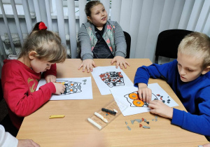 Maja, Natalka i Adaś przy pracy