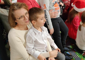 Mikołaj i Wiktor z paniami Ulą i Iwonką