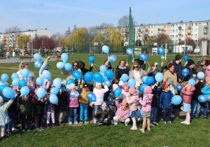 Uczestnicy Niebieskiego Spaceru dla Autyzmu 4