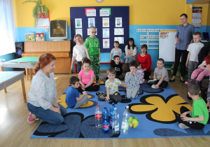 Zabawa w butelkowe kręgle 4