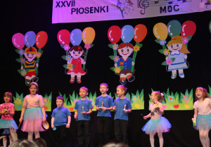 XXVII Festiwal Piosenki Dzieci Niepełnosprawnych - występ dzieci z zaprzyjaźnionych przedszkoli