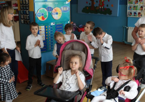 Śpiewanie hymnu narodowego 1