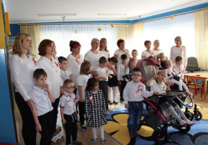 Śpiewanie hymnu narodowego 16