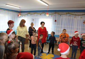Świąteczna wizyta dzieci z Publicznego Przedszkola Nr 9 w Radomsku