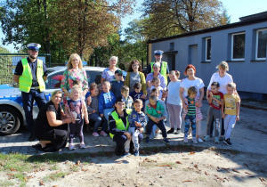 Zdjęcie pamiątkowe wszystkich uczestników zajęcia