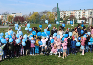 Uczestnicy Niebieskiego Spaceru dla Autyzmu 4