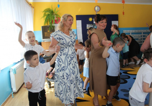 Kuba, Danill, Mikołaj i Kacper w pociągu