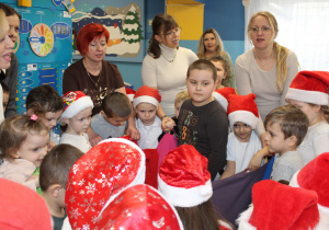 Wizyta przedszkolaków z PP Nr 9 - wspólna zabawa wszystkich dzieci