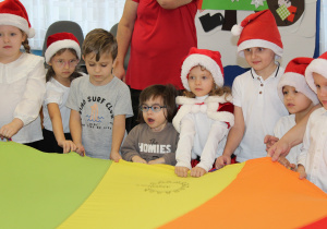 Wizyta przedszkolaków z PP Nr 9 - wspólna zabawa wszystkich dzieci