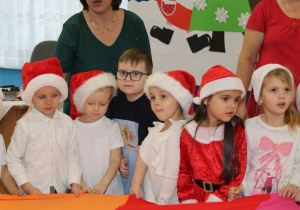 Wizyta przedszkolaków z PP Nr 9 - wspólna zabawa wszystkich dzieci