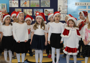 Wizyta przedszkolaków z PP Nr 9 - występ artystyczny gości