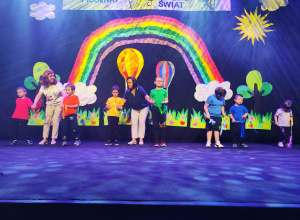 Występ dzieci na festiwalu